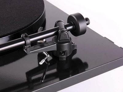 Rega Intro Turntable - Black [Turntable]