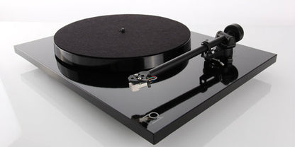 Rega Planar 1 (Black)